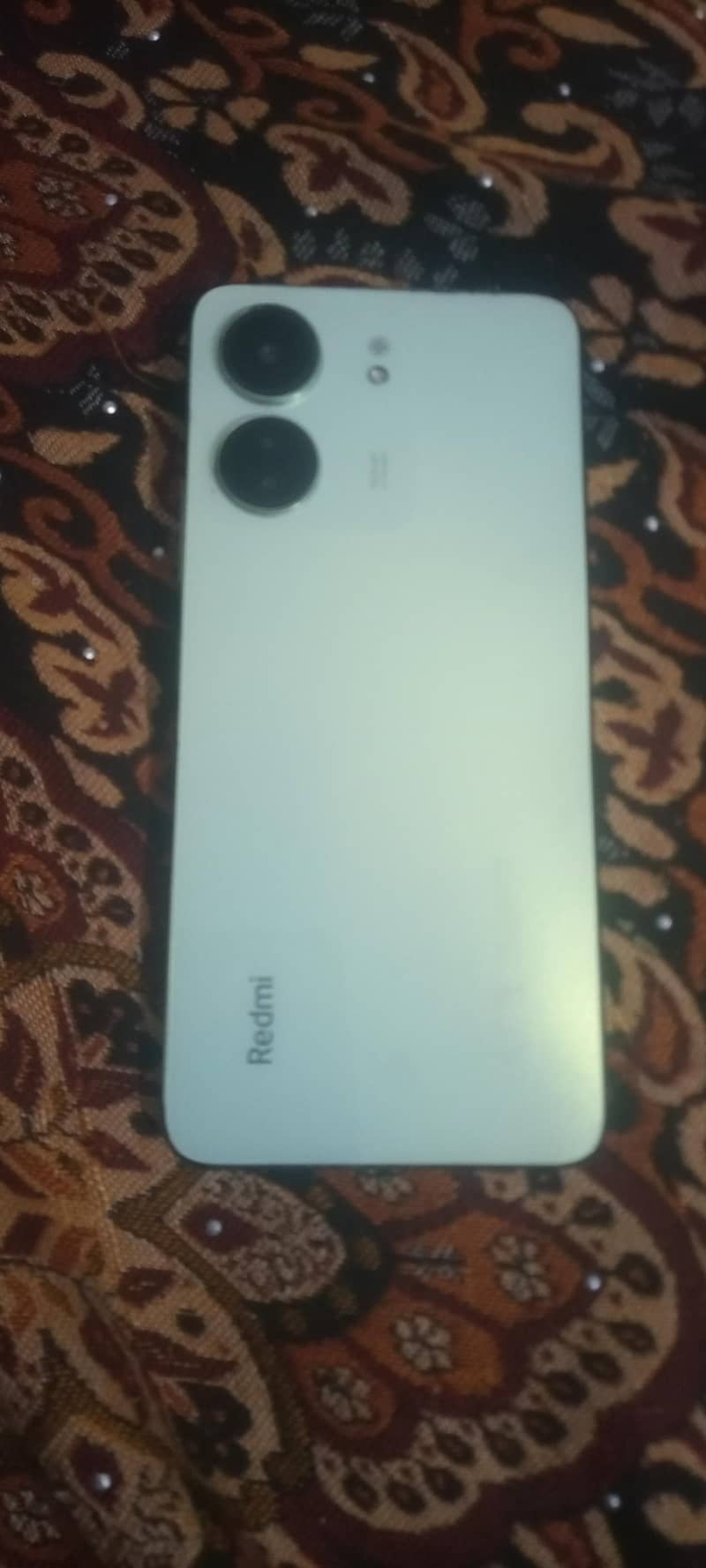 Realme 13 Plus 4