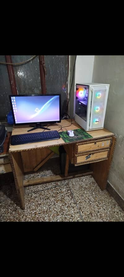 Computer table for sale