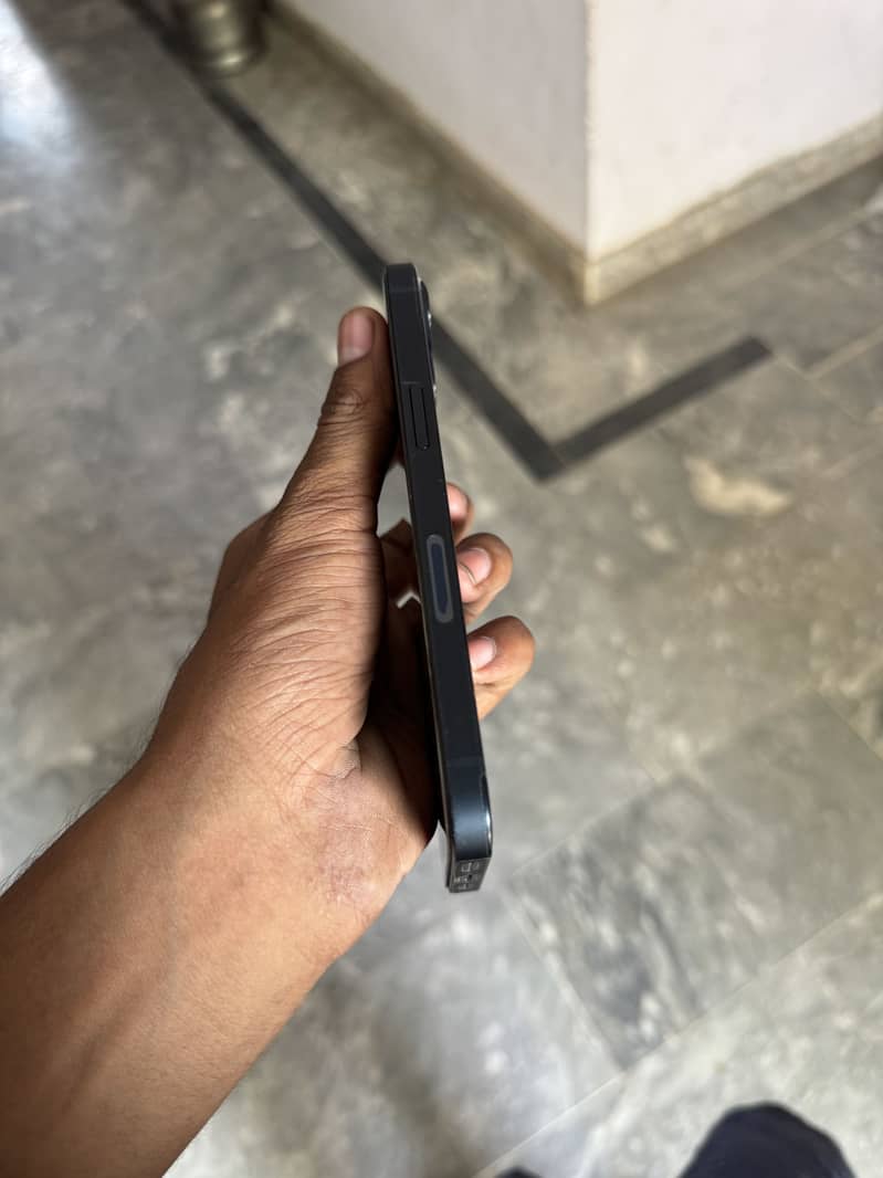 iPhone 13 0