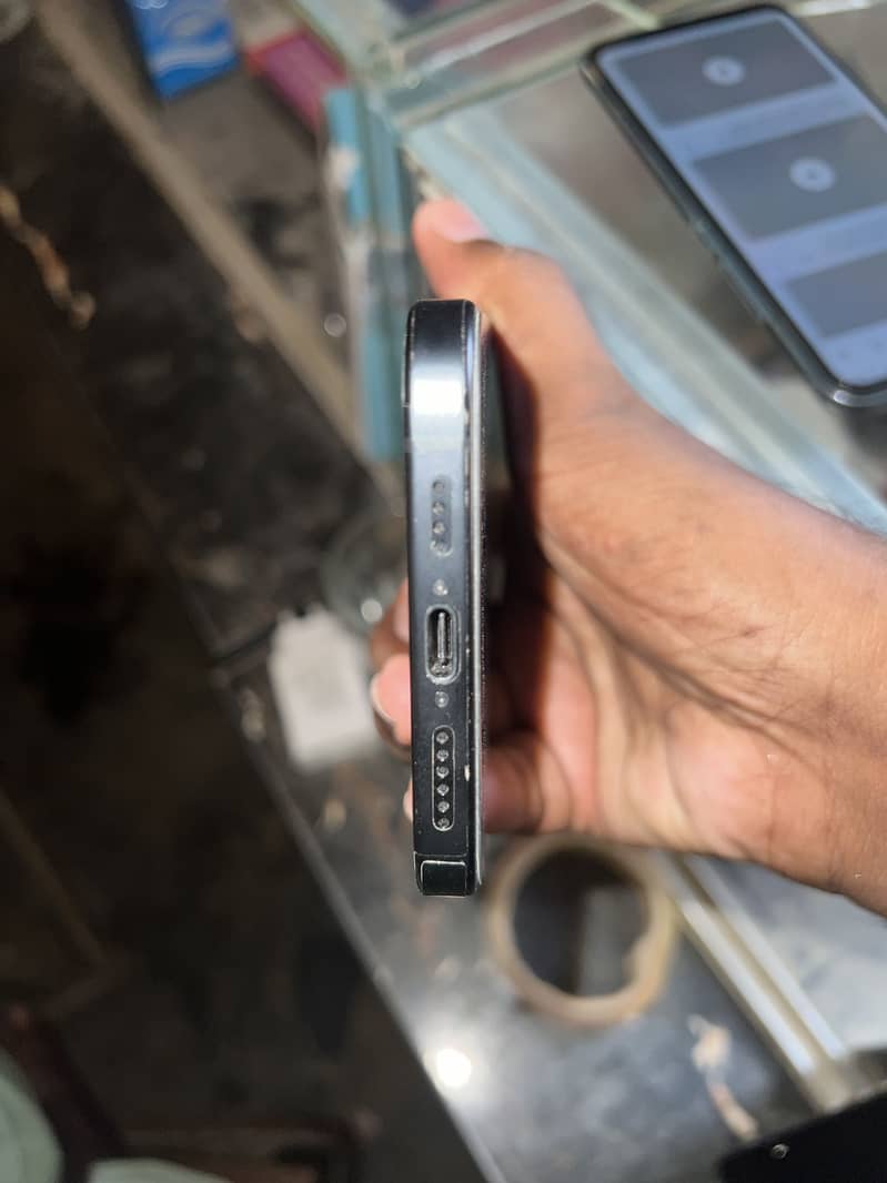 Apple iPhone 15 plus 0