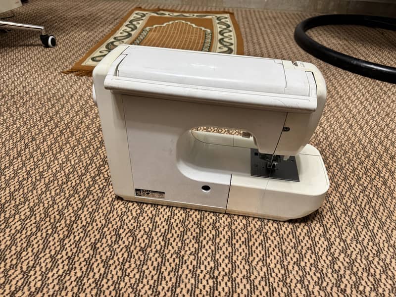 Singer Sewing Machine 5