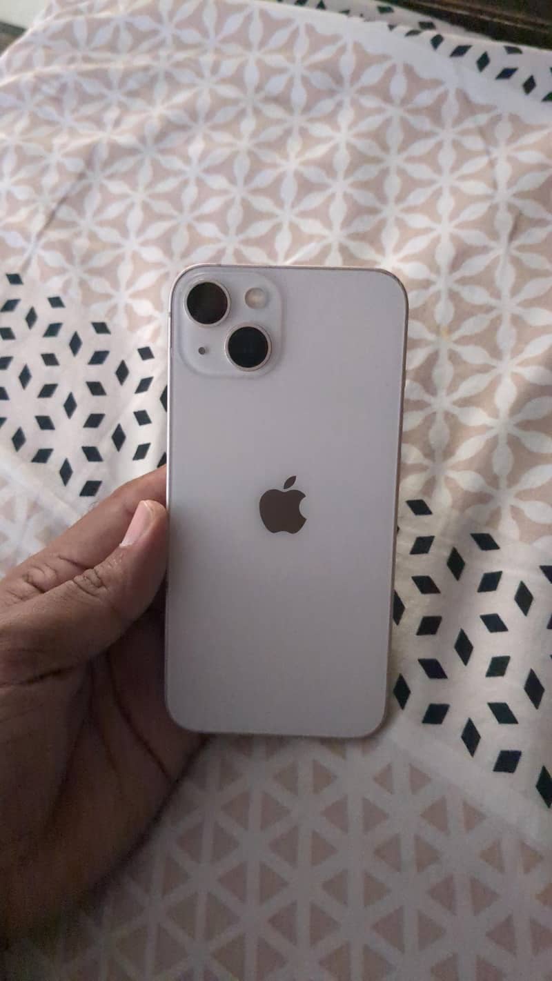 Apple iPhone 13 0