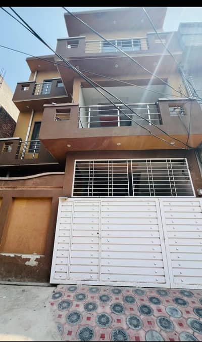 5 marla house  available for hiring rent in Rizean street Defence Road