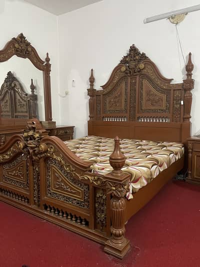 Chinioti bed. sheesham wood.
