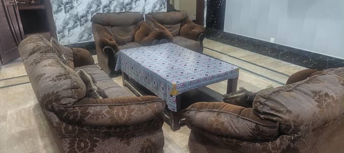 7 Seater Sofa Set with Center Table – Good Condition – Urgent Sale