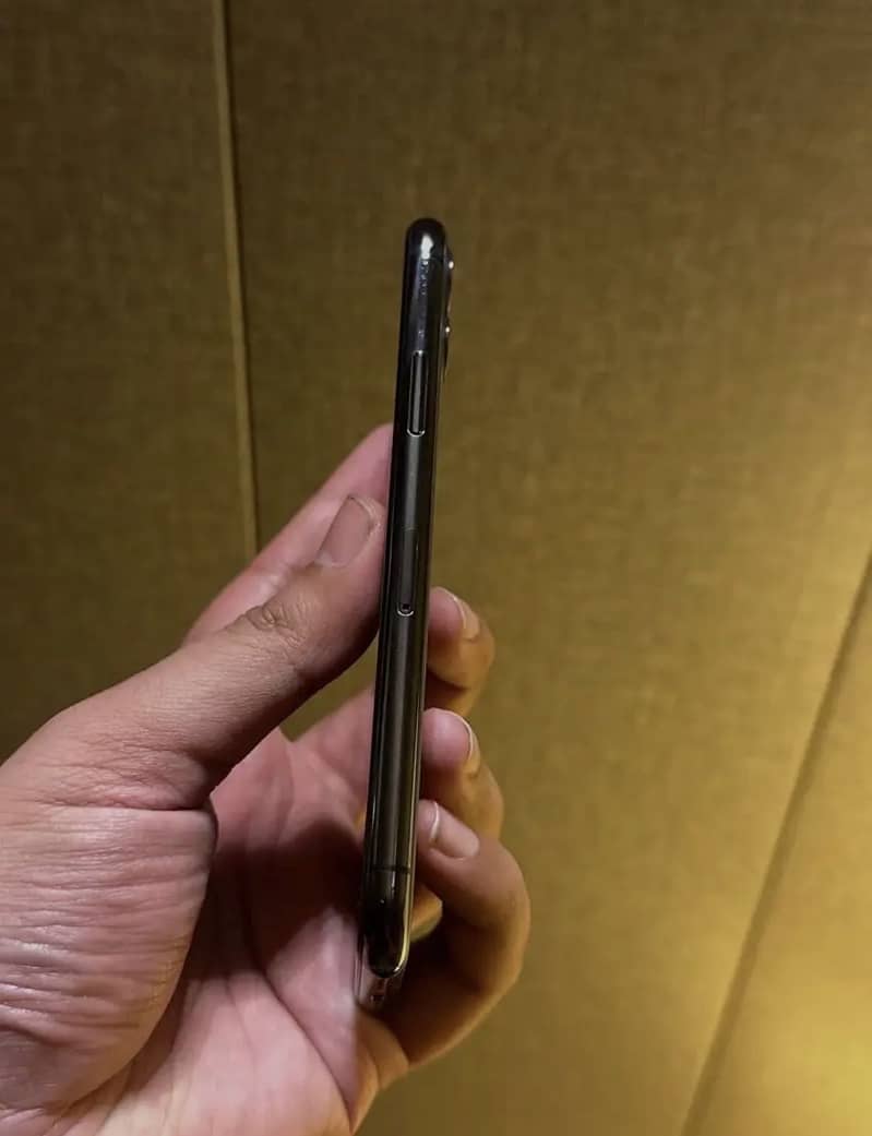 Apple iPhone 11 Pro 2