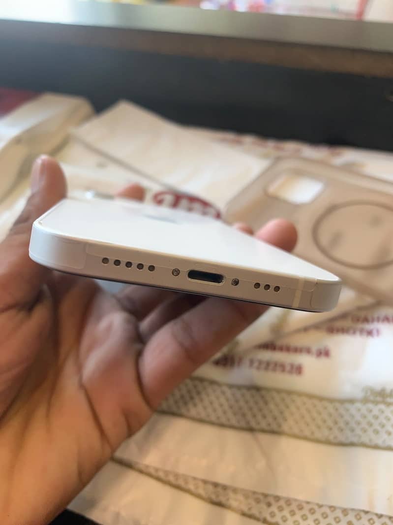 iphone 12 4