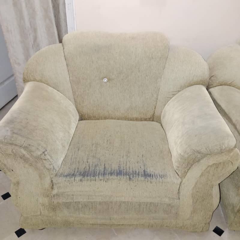 5 seaterr sofa in suitable condition 3