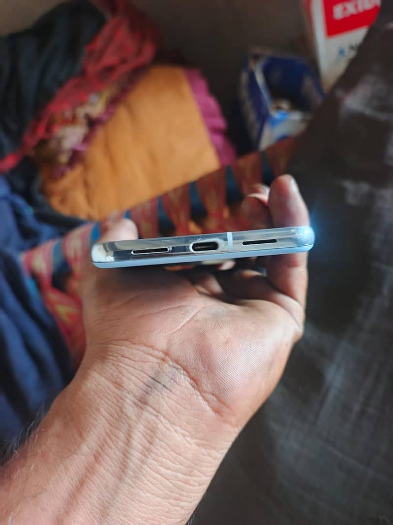 Google Pixel 8 Pro 4