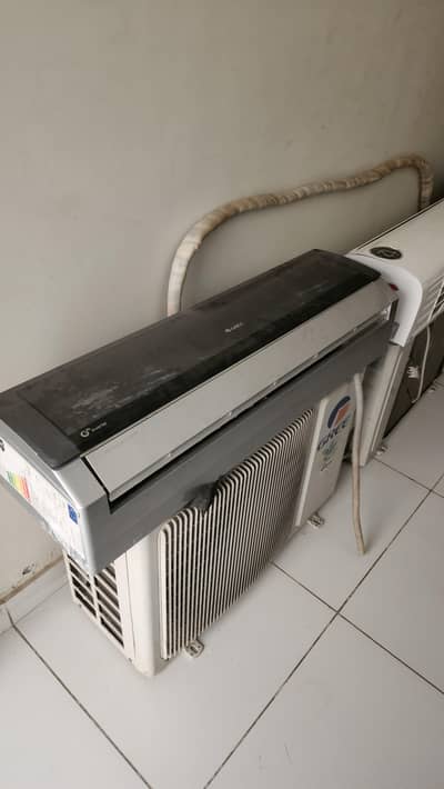 AC GREE Inverter