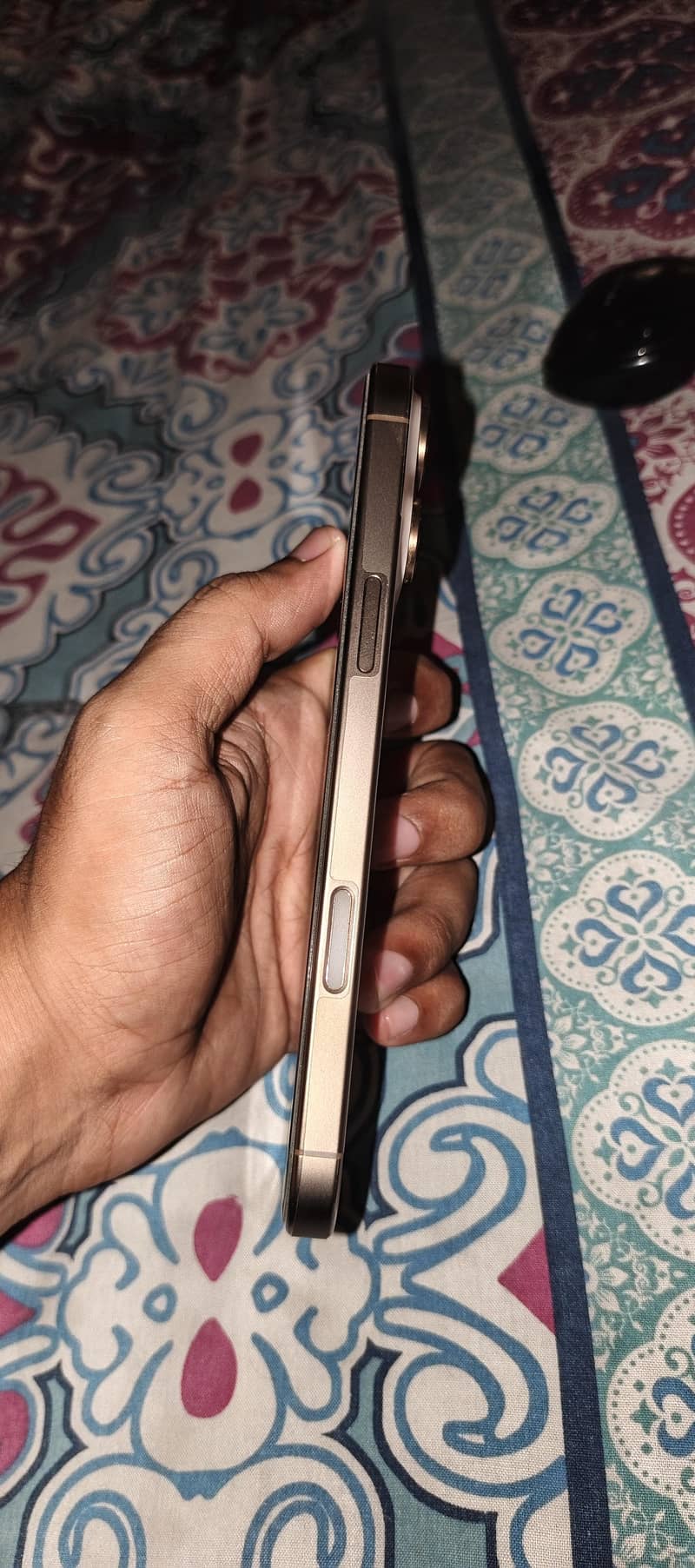 Iphone 16 pro max jv 1