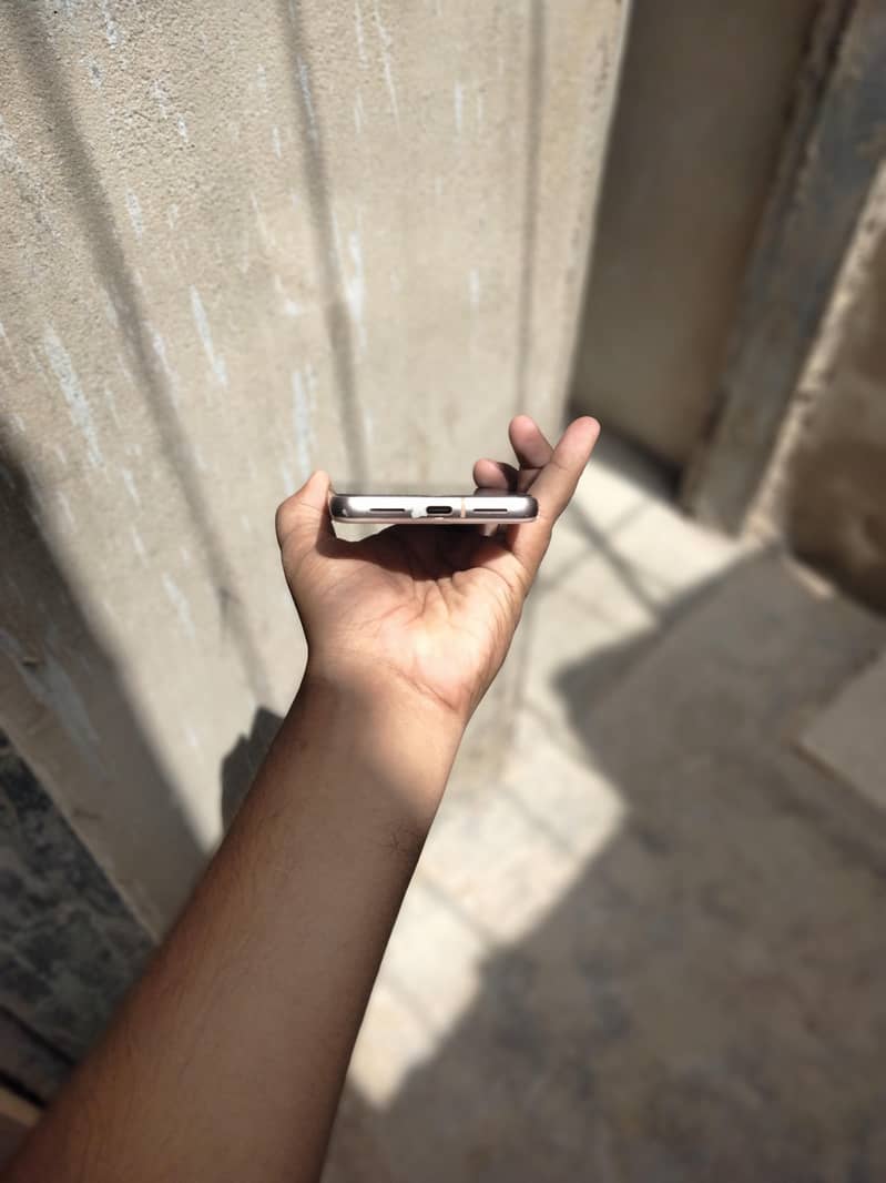 Google Pixel 8 3