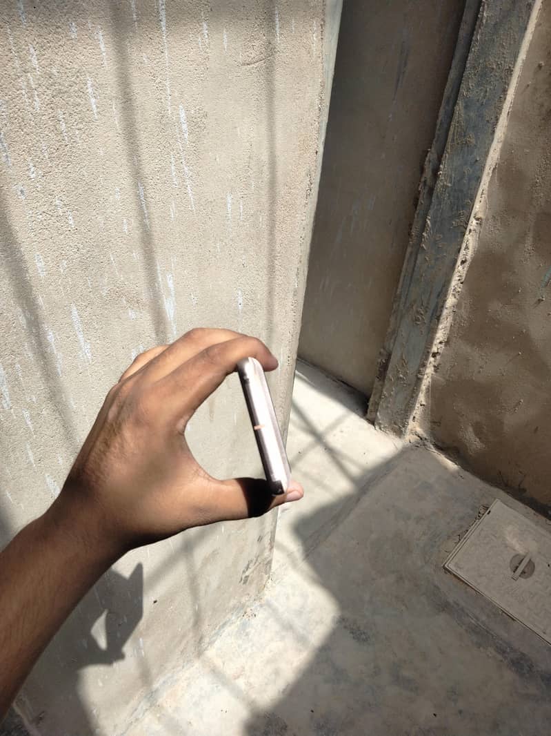 Google Pixel 8 4