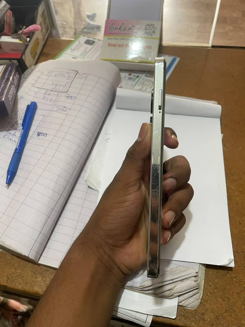 Tecno CAMON 20 1