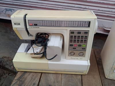 sewing machine aur reta bhi karti hai