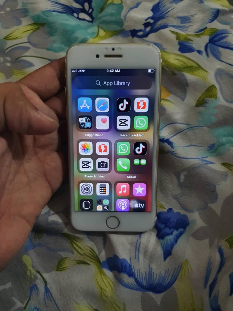 Apple iPhone 7 0