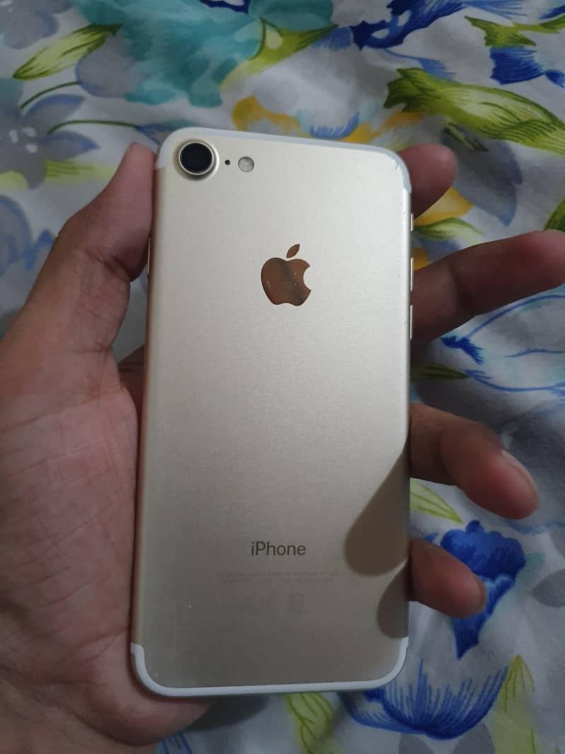 Apple iPhone 7 1