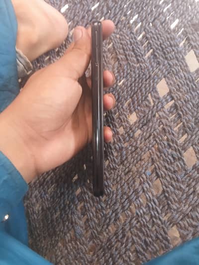 Samsung Mobile A31. box sath ha