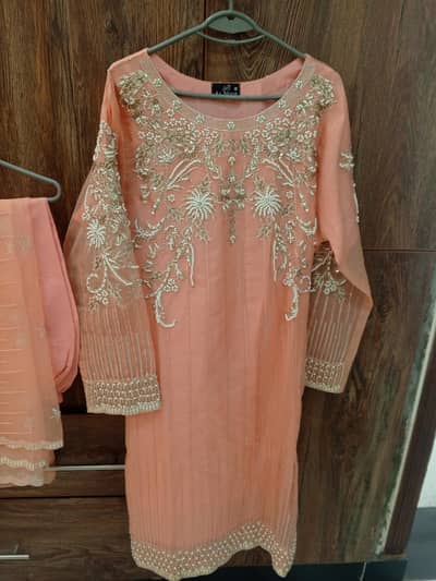 Medium size 3 piece organza suit