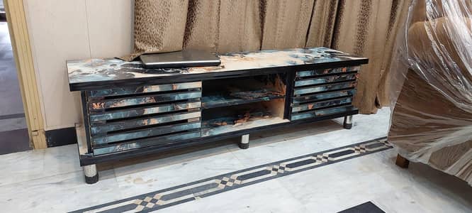 Led media table unique look new condition big size 0340///5194//643