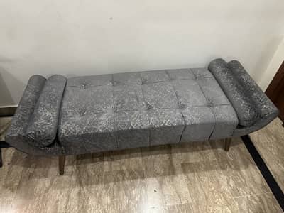 Modern Grey Chaise Lounge / Daybed Sofa – Excellent Condition