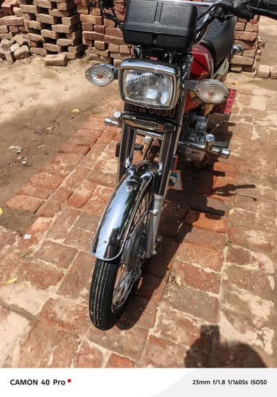 2025 modal 125 vari nice candishn 0ne han used rabta numbr 03431514665