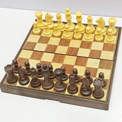 Cayro Spain Magnetic Chess and Checkers Set with Foldabl Storage Board