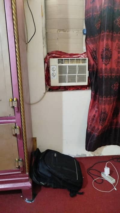 Windo AC Half ton