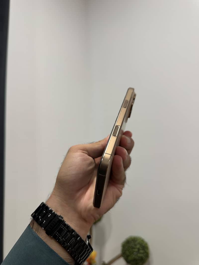 Iphone 16 pro max 7