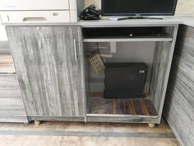 7 months used office furniture
