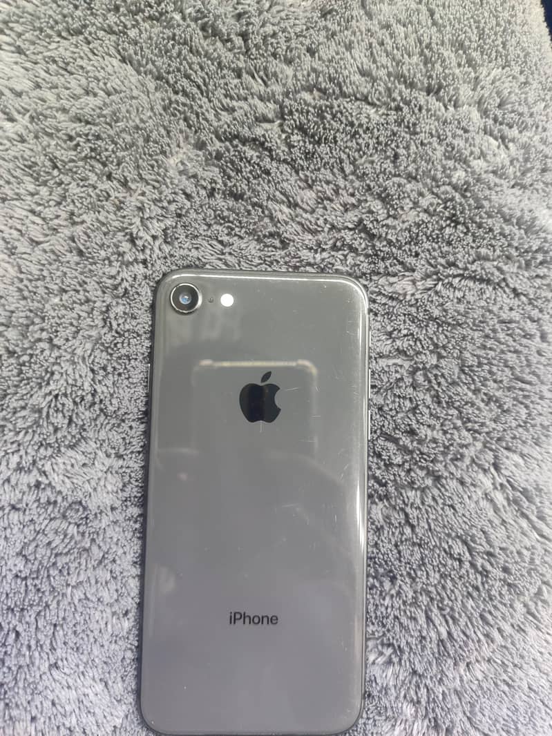 Apple iPhone 8 1
