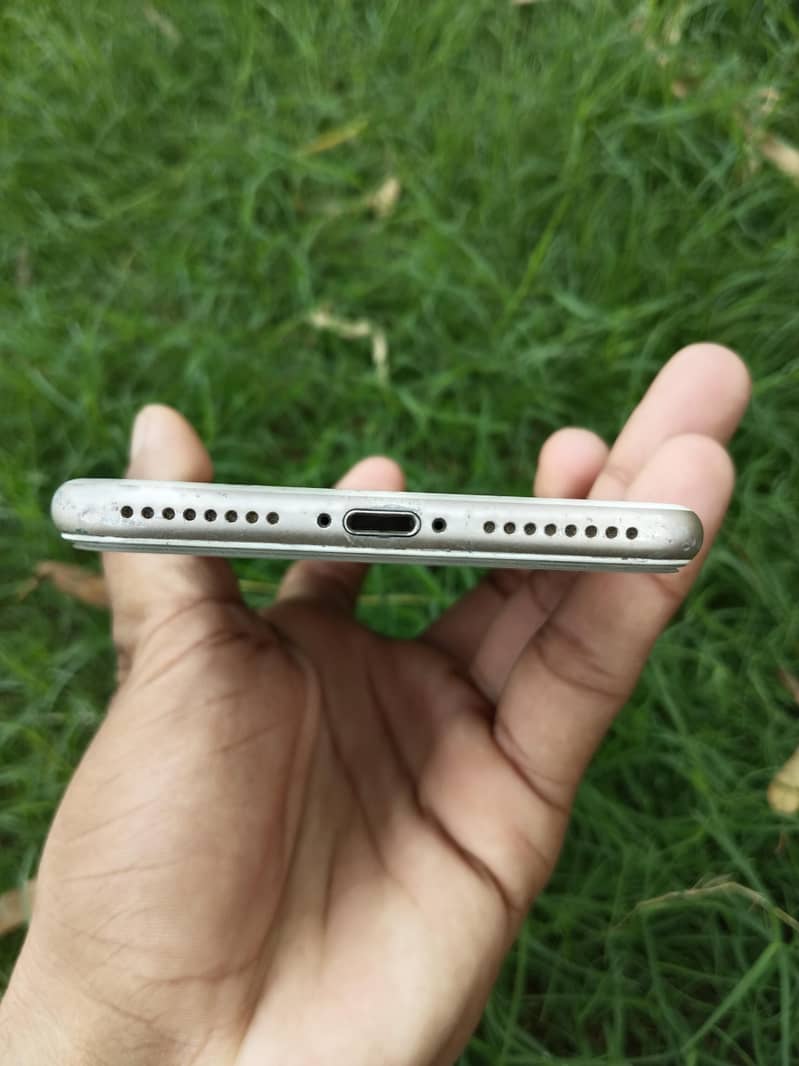 Apple iPhone 7 Plus 1