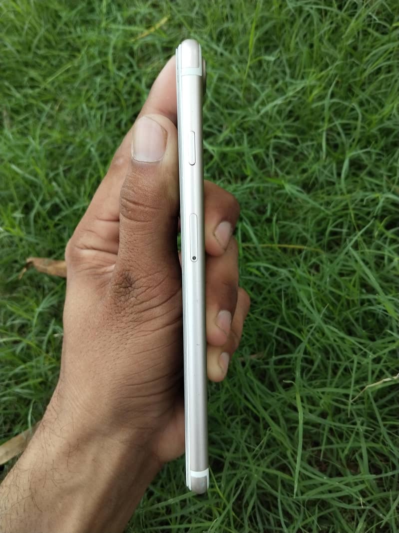 Apple iPhone 7 Plus 3