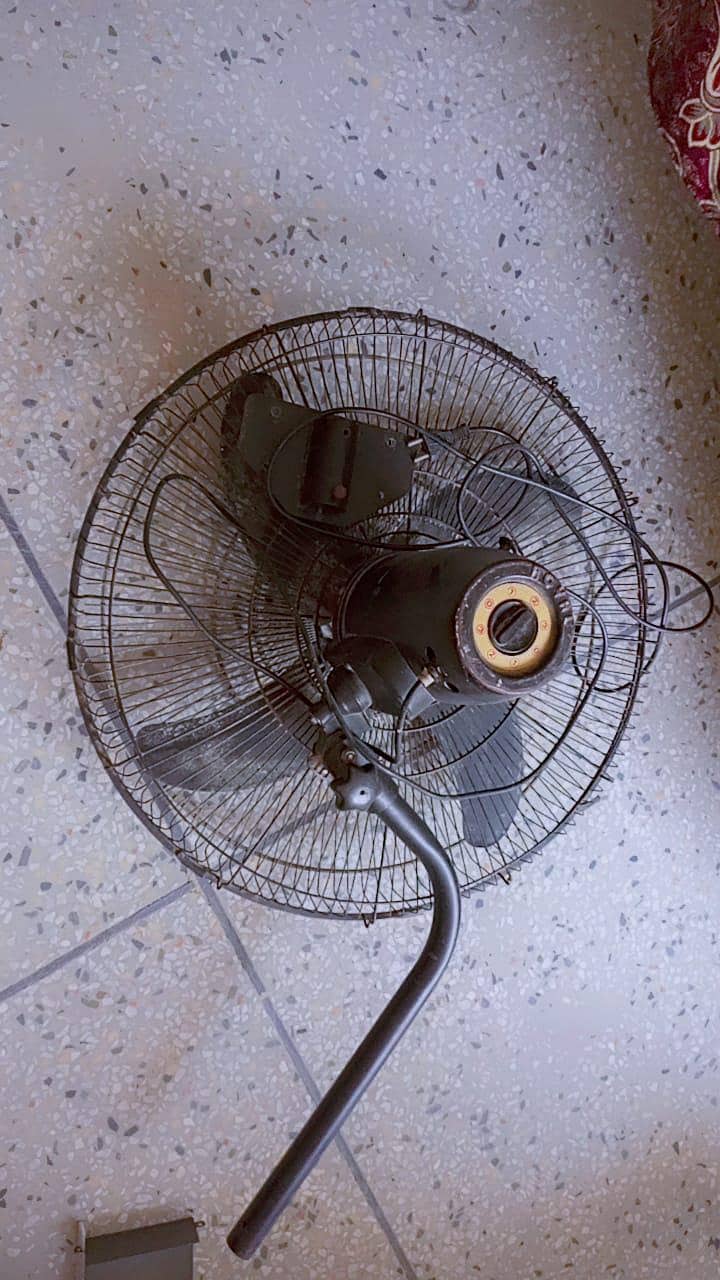 bracket fan 1