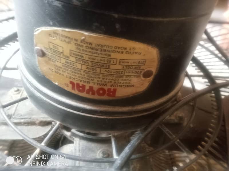 bracket fan 3