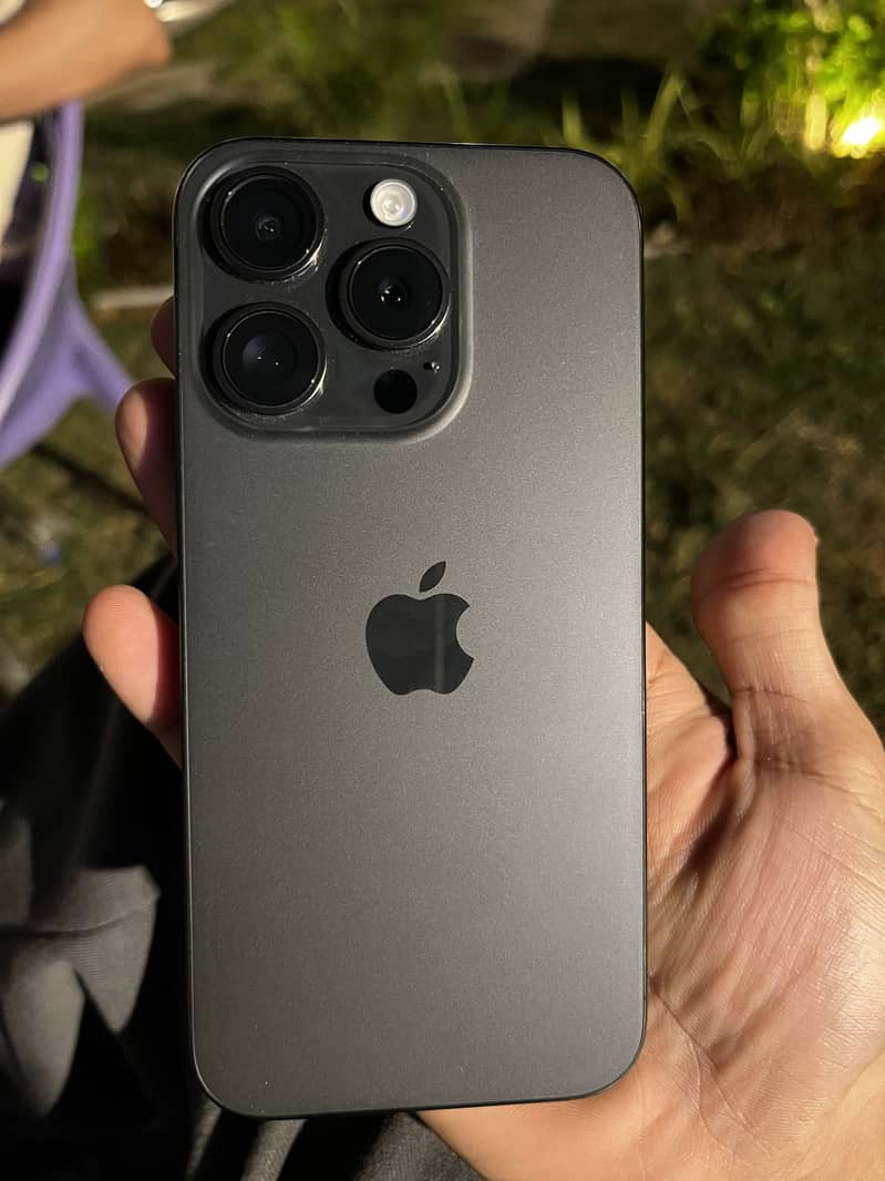 Apple iPhone 15 Pro 3