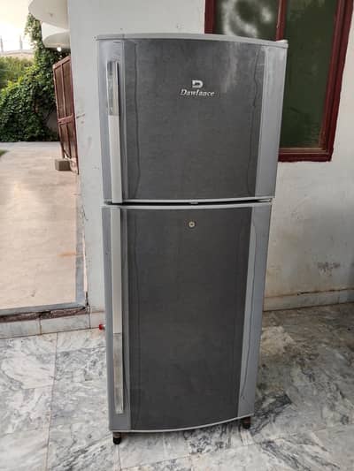 dawlance refrigerator bilkul saaf hi aje tak koi kam ni huwa sab kuchi