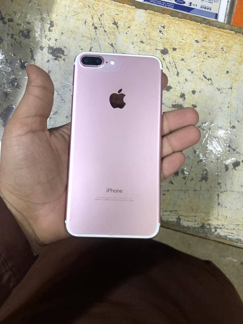 Apple iPhone 7 Plus 3