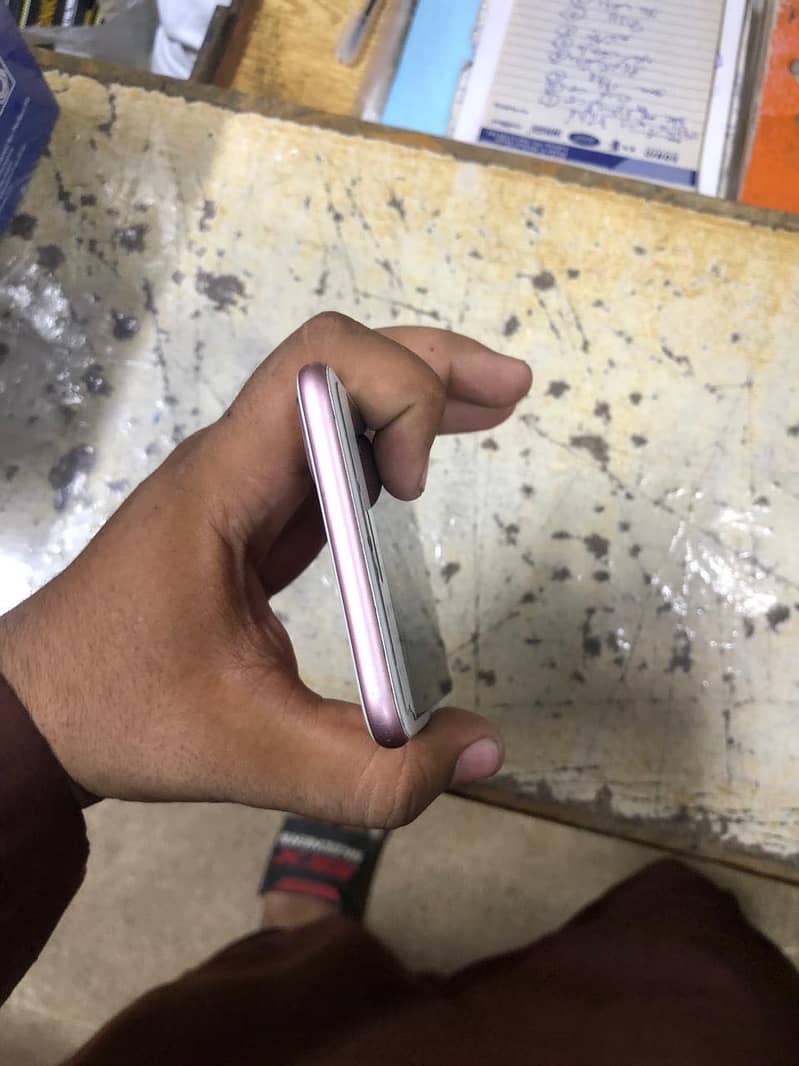 Apple iPhone 7 Plus 4