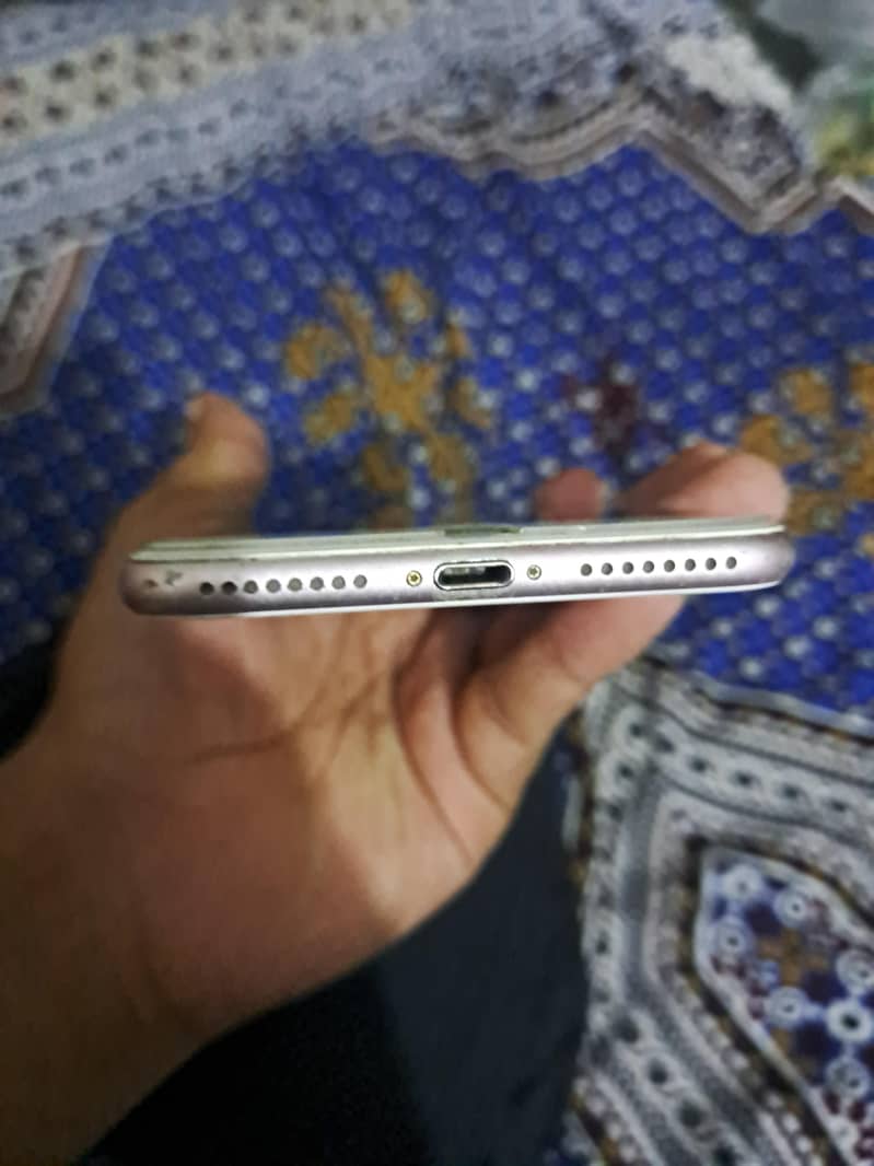 Apple iPhone 7 Plus 2