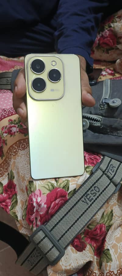 Infinix Hot 40 Pro