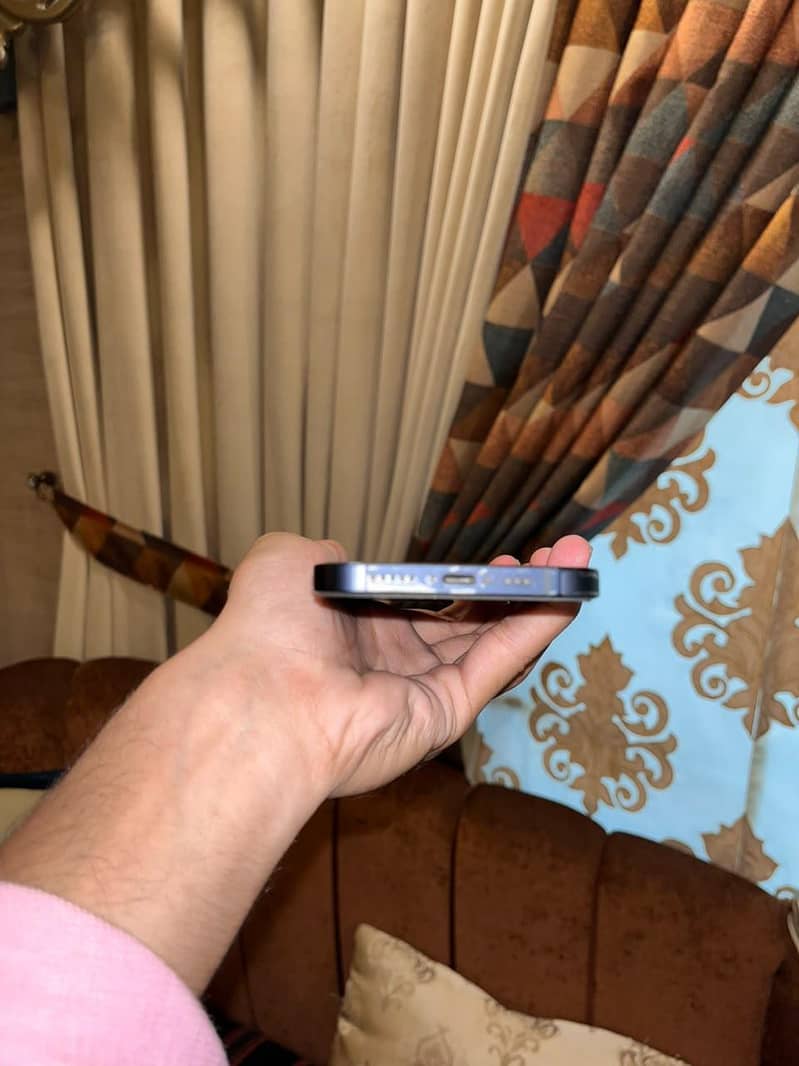 Apple iPhone 12 2