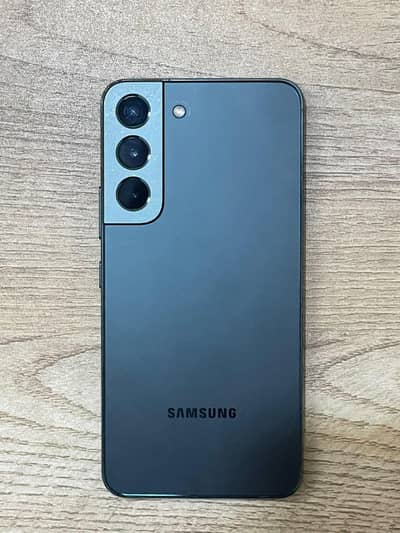SAMSUNG S22