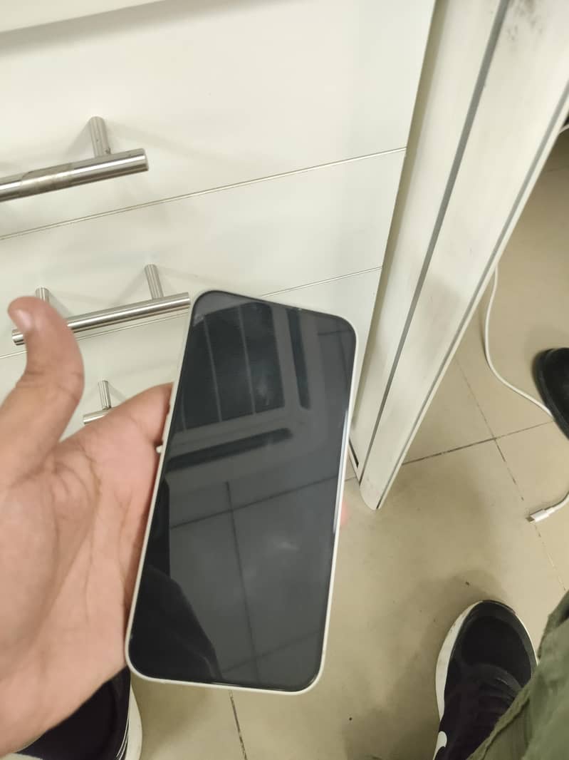 Apple iPhone 13 5