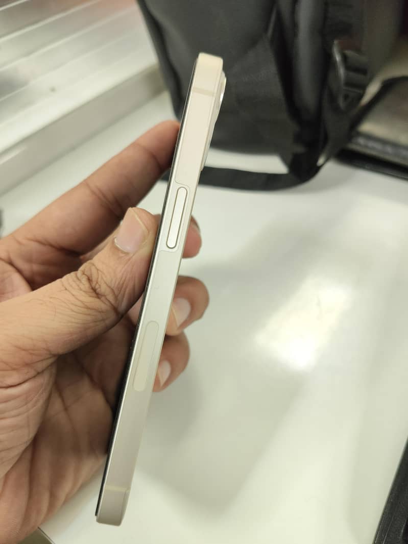 Apple iPhone 13 9