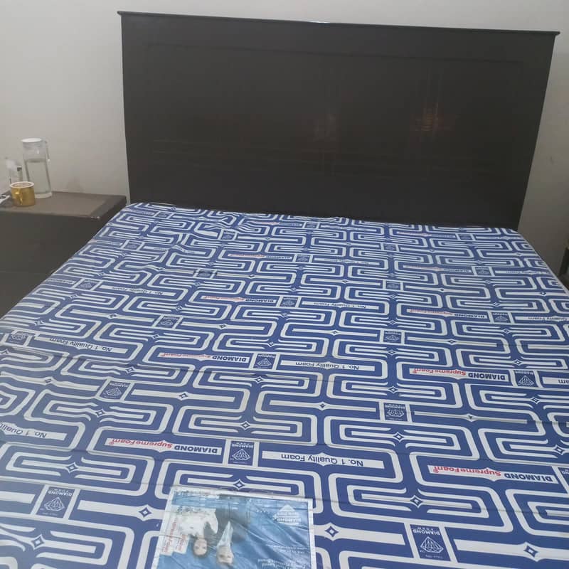 Bed 2 Side table 4
