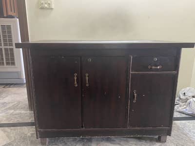 Iron Table (Istri wala maz)