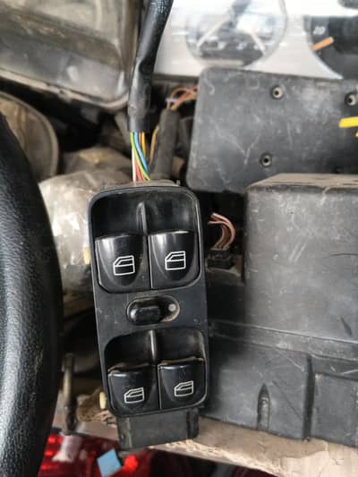Mercedes 203 button