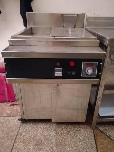 Fryer/shawarma Hot plate/ Working Table/Pizza Oven