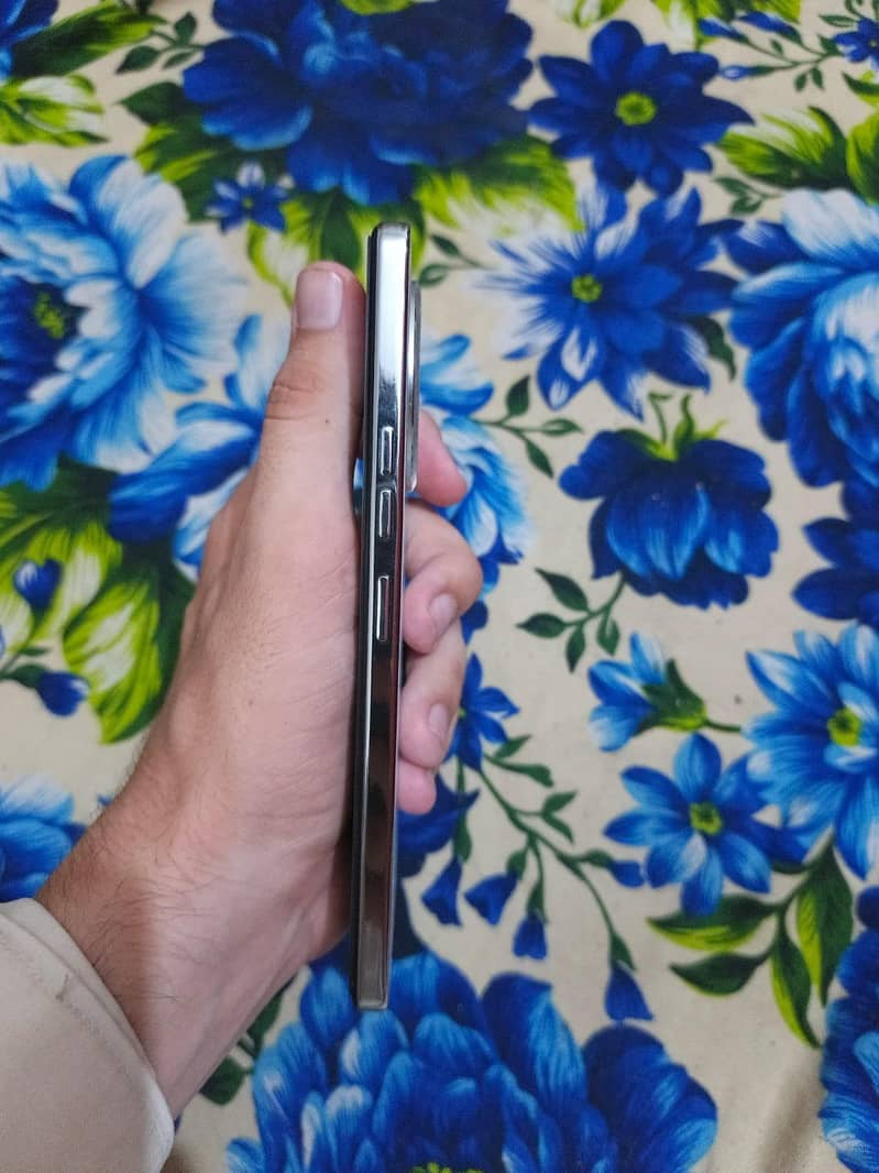 Tecno CAMON 30 7